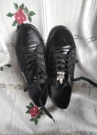 Супер кроси чорного кольору"adidas"р.39,устілка-23см.,франція.2 фото