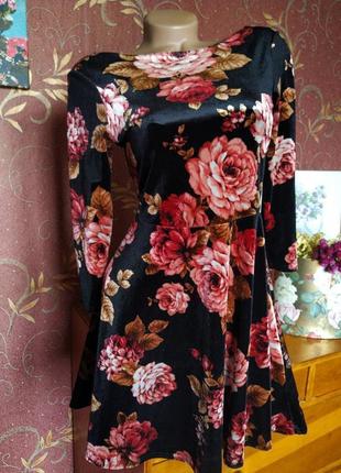 Бархатное короткое платье с цветочным принтом от new look3 фото