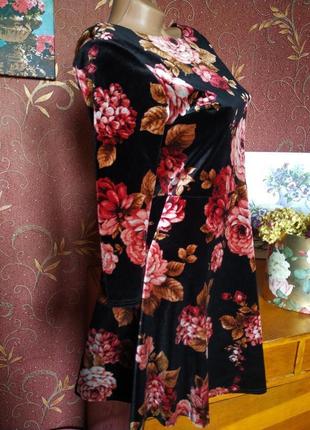 Бархатное короткое платье с цветочным принтом от new look6 фото