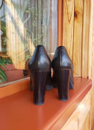 Кожаные туфли polann туфли на каблуке кожа черные классика5 фото