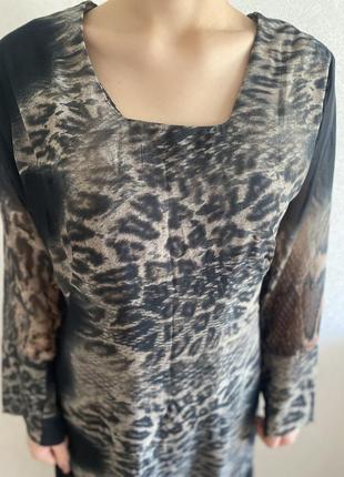 Платье с леопардовым принтом7 фото
