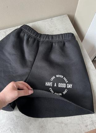 Shein однотонні шорти чорні з написом короткі спортивні щільні м'які на гумці 🔥4 фото