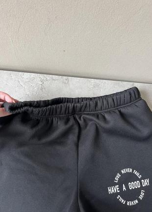 Shein однотонні шорти чорні з написом короткі спортивні щільні м'які на гумці 🔥6 фото