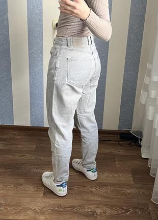 Серые джинсы - мом5 фото