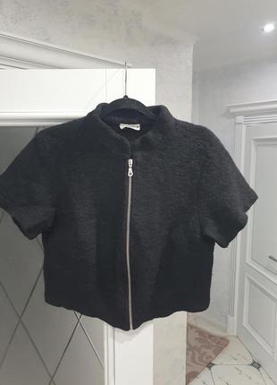 Стильный жакет из шерсти