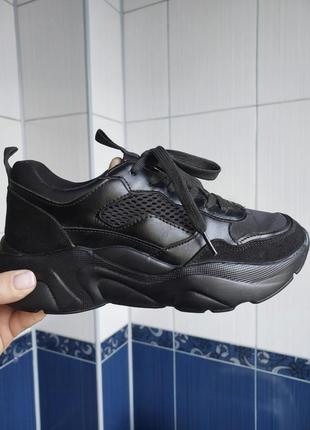 Фирменные кроссовки braska