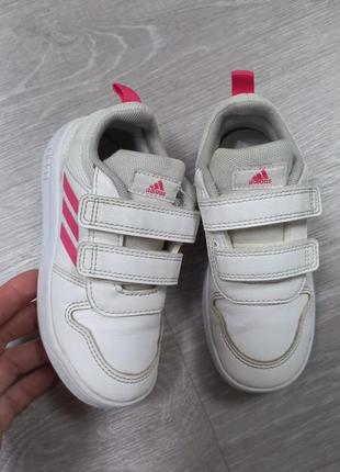 Фірмові дитячі кросівки adidas