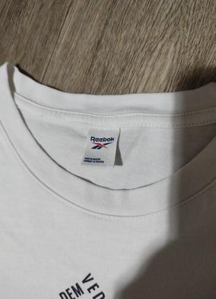Мужская белая футболка с принтом / reebok / поло / мужская одежда / чоловічий одяг /2 фото