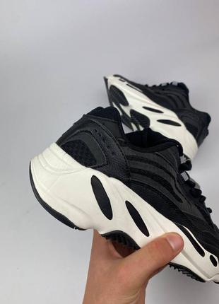 Мужские кроссовки adidas yeezy boost 700 v2 black &amp;white4 фото