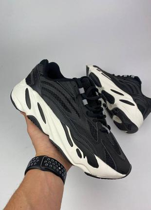 Чоловічі кросівки adidas yeezy boost 700 v2 black&white2 фото