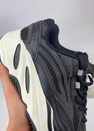 Чоловічі кросівки adidas yeezy boost 700 v2 black&white6 фото