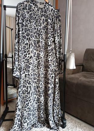 Красивое платье, актуальный принт