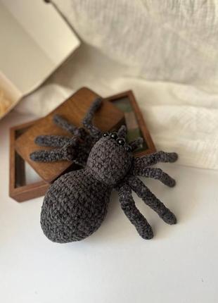 Вязаный плюшевый паук, мягкая игрушка ручной работы.