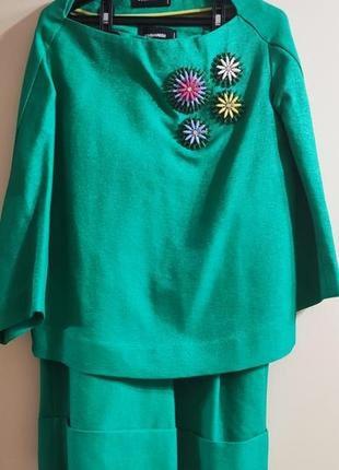 Красивый женский костюм dsquared