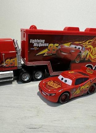 Трейлер мак cars тачки. автовоз маквіна. вантажівка транспортер cars lightning mcqueen mack truck