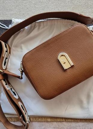 Сумка-кросбоді furla з текстильним ремінцем