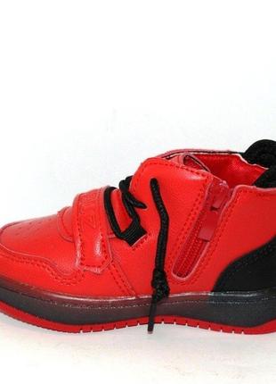 Осінні червоні дитячі спортивні черевики зі світиться підошвою червоний5 фото