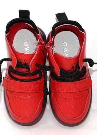 Осінні червоні дитячі спортивні черевики зі світиться підошвою червоний4 фото