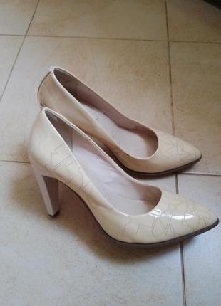 Туфлі clarks