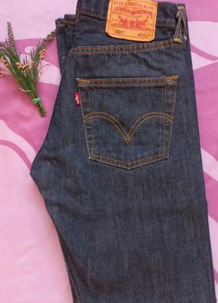 Вінтажні, класичні прямі джинси levis 501 w26 l30 оригінал, темносиній денім, турція