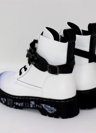 Дитячі стильні високі черевики для дівчинки з пряжкою білий6 фото
