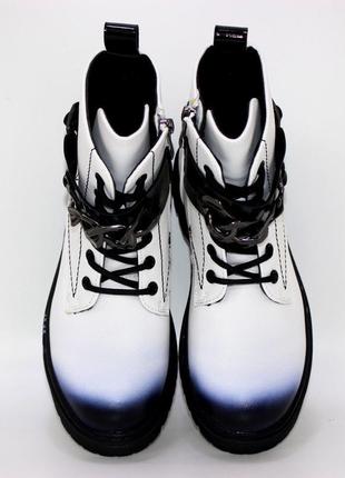 Дитячі стильні високі черевики для дівчинки з пряжкою білий2 фото