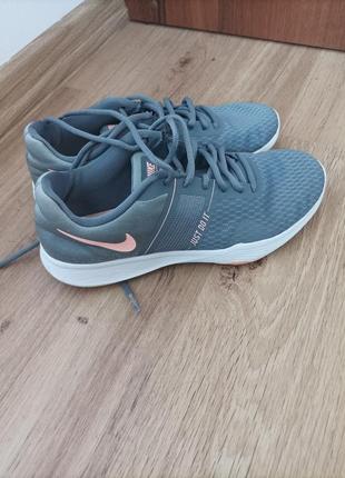 Кроссовки nike
