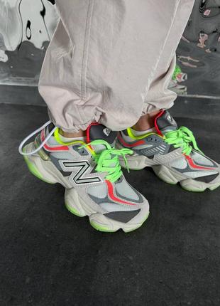 Женские кроссовки нью беланс 9060 серые премиум / new balance 9060 
light grey / acid green premium