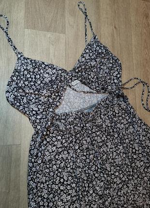 Лёгкий брючный комбинезон с кюлотами в цветочный принт pull & bear9 фото