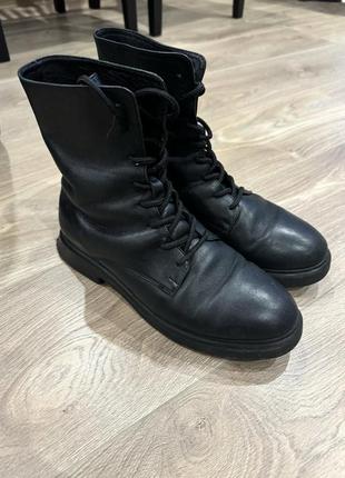 Зимние черные ботинки кожа