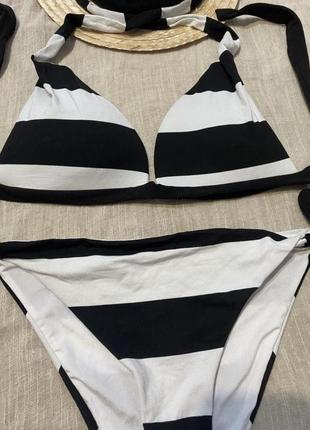 Calzedonia крутой черно-белый раздельный купальник на завязках качественного бренда (италия ) в полоску3 фото