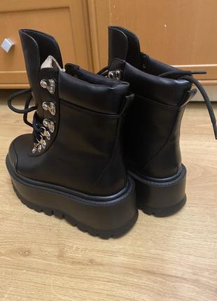 Koi footwear hydra all black matrix platform boots4 фото