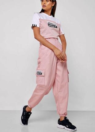 Розовые свободные оверсайз брюки карго джоггеры брюки джоггеры adidas original оригинал2 фото