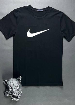 Мужская и женская футболка nike