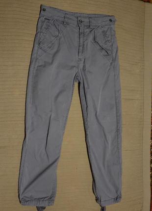 Серые х/б свободные фирменные брюки g-star raw голландия 26/32 р.
