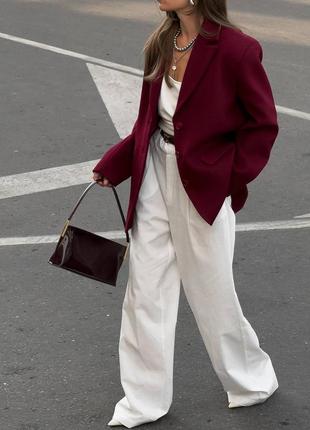 Женский пиджак цвета бордо6 фото
