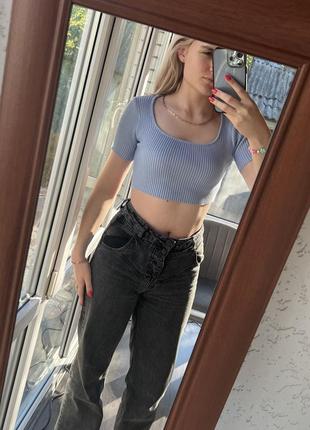 Голубой короткий эластичный топ футболка вязка