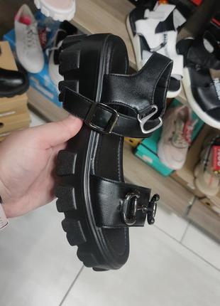 Босоніжки жіночі стильні тренд