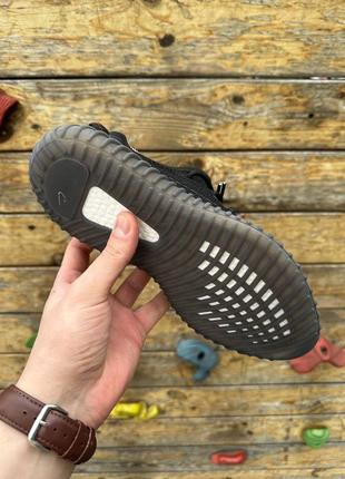 Жіночі кросівки  adidas yeezy boost 350 v22 фото