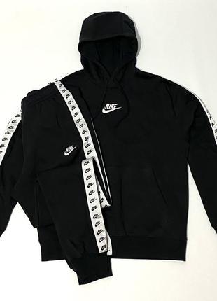 Спортивний костюм nike lampas