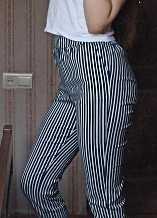 Женские брюки с идеальной посадкой в полоску1 фото