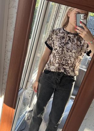 Свободная футболка из шифона с принтом спереди