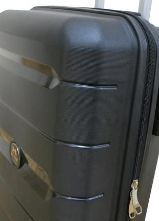 Пластикова маленька валіза з поліпропілену 40l my polo чорна8 фото
