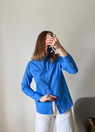 Базовая синяя рубашка из хлопка7 фото