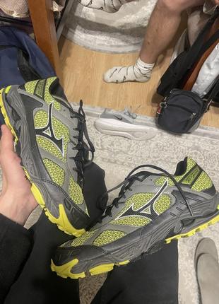 Спортивные кроссовки mizuno