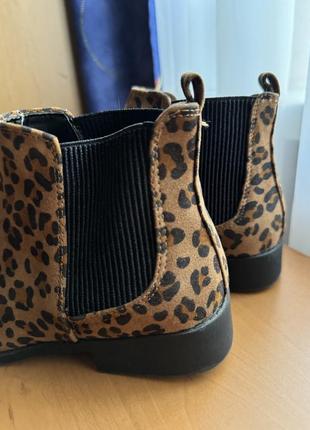 Жіночі черевики леопард2 фото