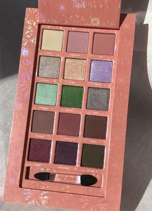 Палетка палітра набір тіней для повік glambee jollity eyeshadow palette 15 відтінків кольорові блискучі шимерні матові