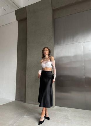 Трендовая женская атласная однотонная юбка миди7 фото