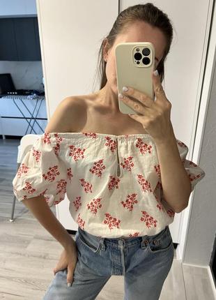 Блуза топ в цветок открытые плечи вышивка zara mango