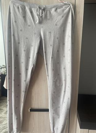 Красивые мягенький брюки